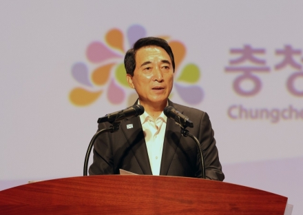 ‘권력 인지 감수성’ 꺼내든 박수현 지사