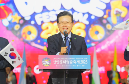 ‘천안흥타령춤축제 2026’ 신부동 도심 달군 거리댄스 퍼레이드