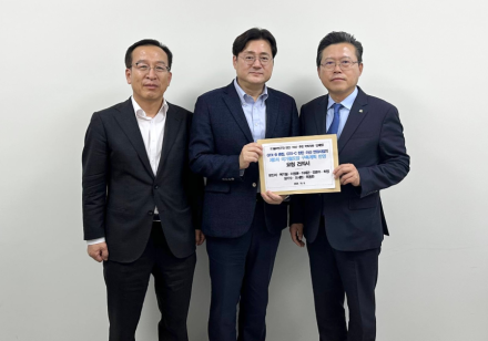 장기수 천안시장, 홍익표 정무수석 면담…GTX-C 천안 연장 국비 반영 건의